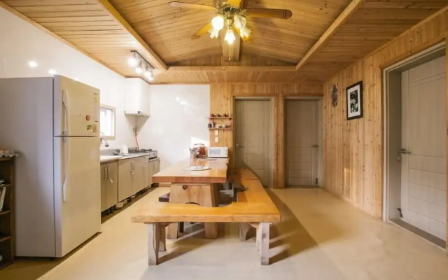 Jeju Ssariz Pension