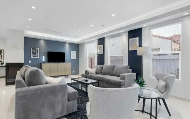 Walefield by Avantstay Mid-wilshire Home + Pool