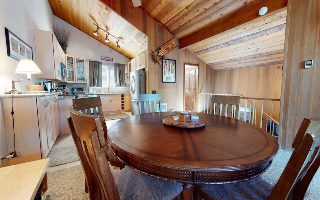 Winterset Woodland - Near Hike & Bike Trails!