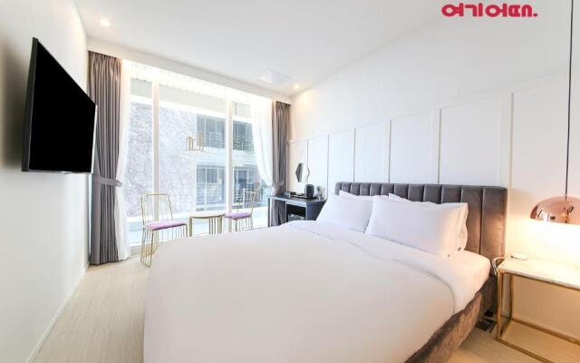 De Homme Hotel