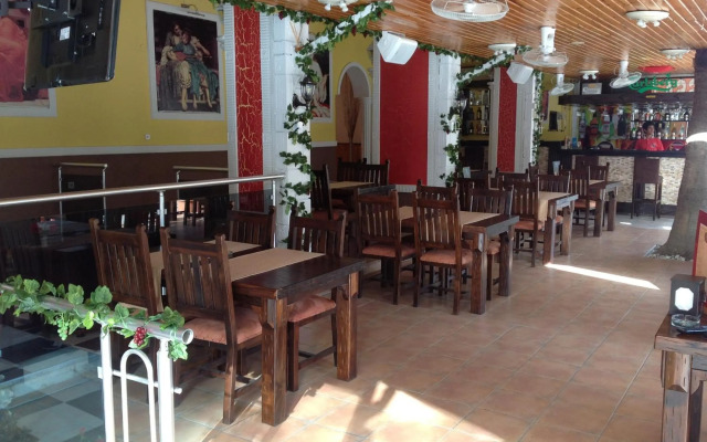 Elegant Baronessa Apart Hotel