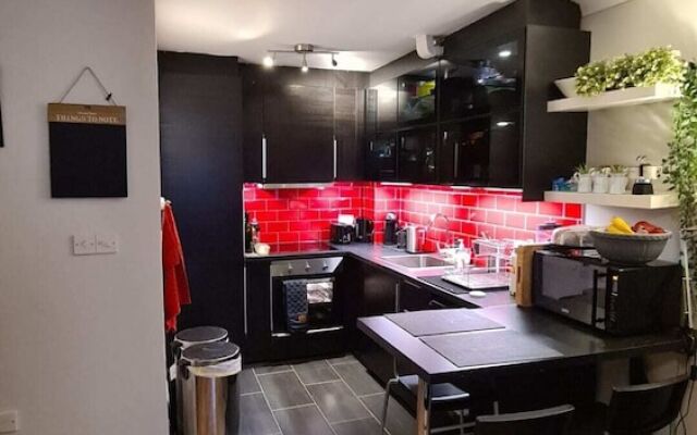 Inviting 2BD Flat 15 Mins From Heart of Dublin!