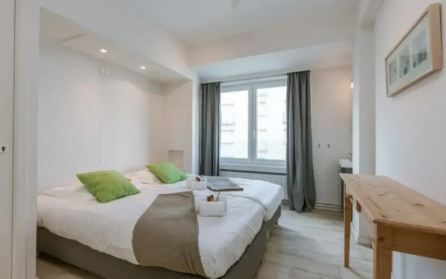 Beautiful Seaview Apartment With Private Garage
