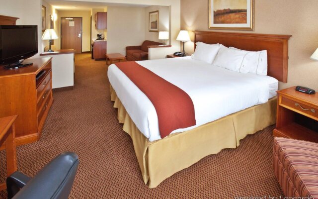 Holiday Inn Express & Suites Sheldon, an IHG Hotel
