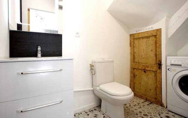 GregBnb - Mur en pierre - Terrasse + parking privé