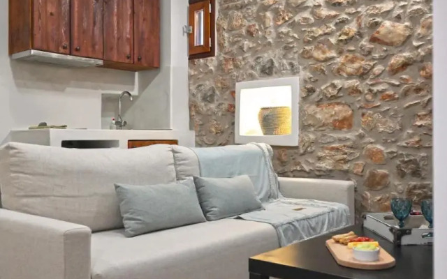 Pyrgos Houses and Restaurant