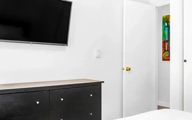 Seattle Cloud 2BR Prime Location