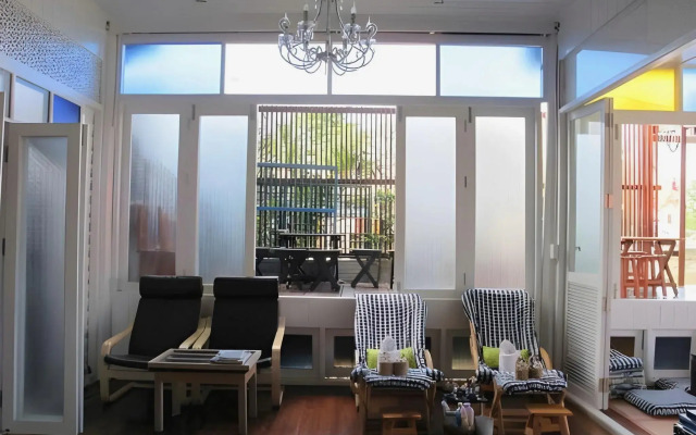 At Casa Guesthouse Amphawa