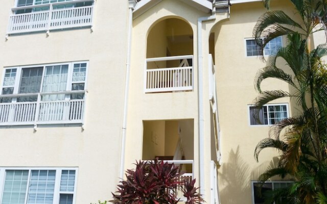 Penthouse By The Sea 3BD Apartment OLR