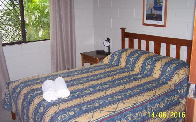 Magnetic Retreat Holiday Units