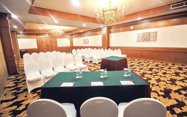 Planet Holiday Hotel & Residence