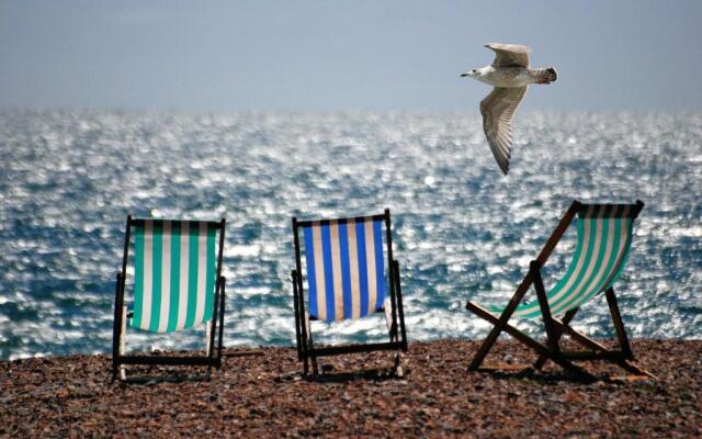 The Hideaway 2mins To The Beach