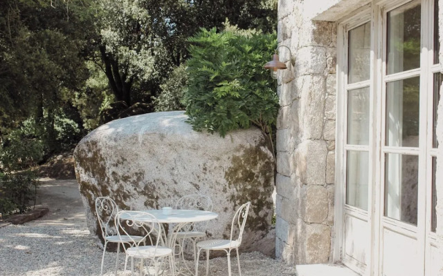 Отель Domaine Le Mouflon d'Or