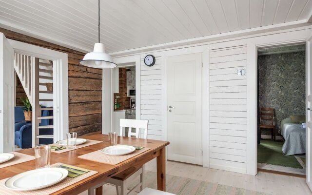 Pikisaari Guesthouse