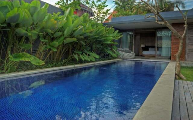 The Grove Villa Bumbak