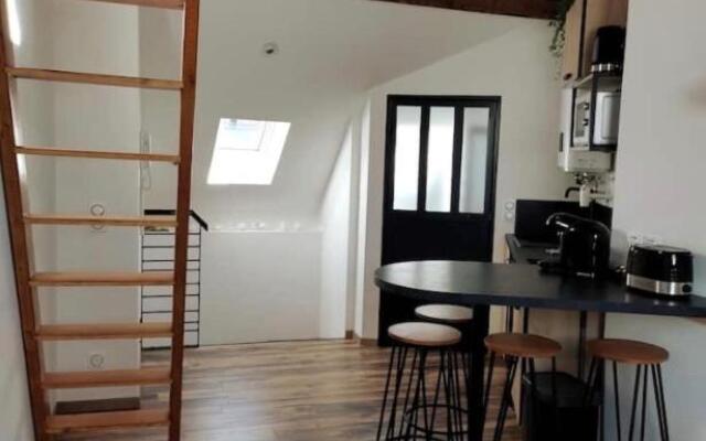 GAP hyper centre Studio atypique 2 personnes.