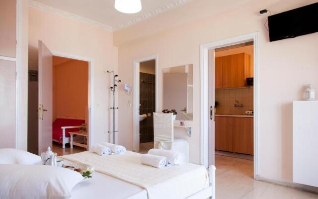 Tasoula Studios & Apartments