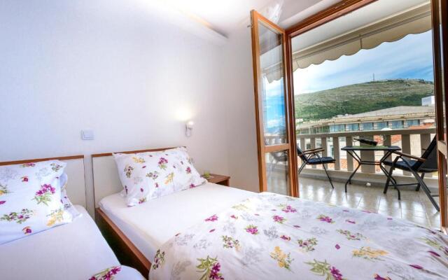 Lodging house SB apartman 1