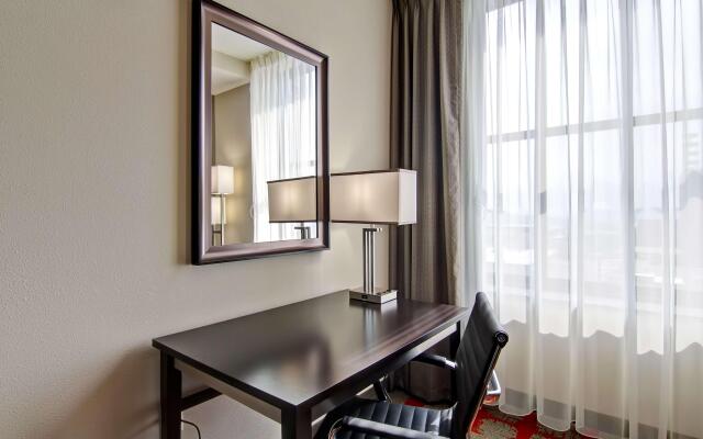 Hampton Inn & Suites Cincinnati-Downtown