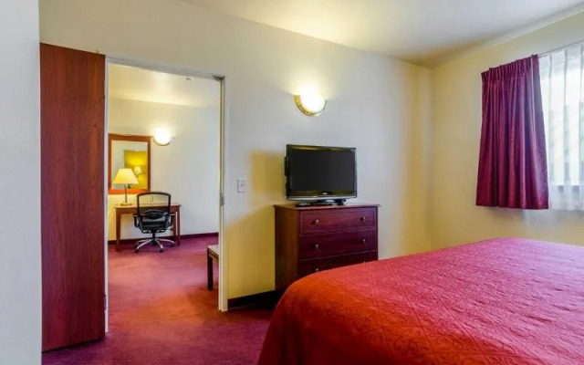 Holiday Inn Express Wichita North - Park City
