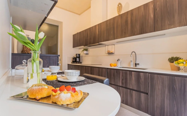 Rovelli 41 in Como With 2 Bedrooms and 3 Bathrooms