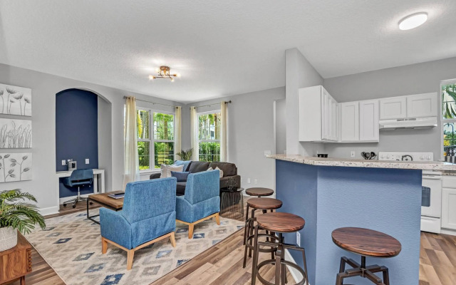 2 Bedroom Vacation Condo (2011)