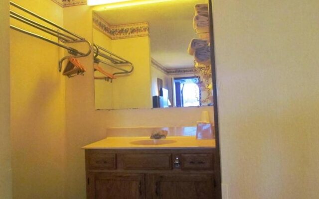 Travel Inn & Suites