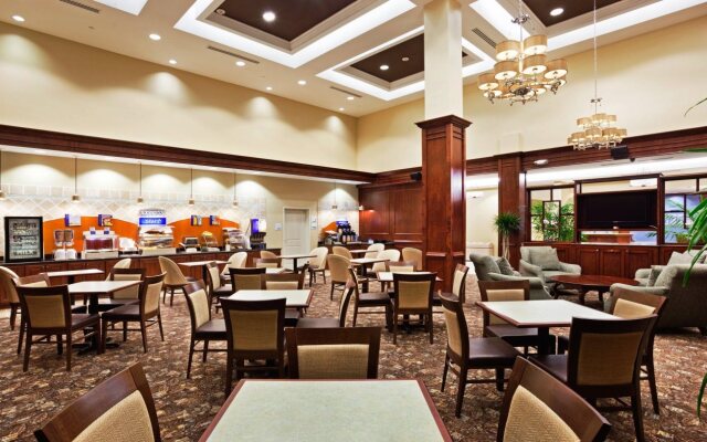 Holiday Inn Express & Suites Mt. Pleasant by IHG