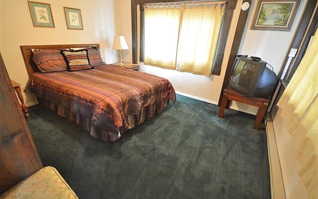 Rustling Pines - Five Bedroom Cabin