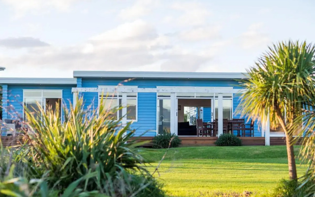Waterfront Wonder - Matarangi Holiday Home
