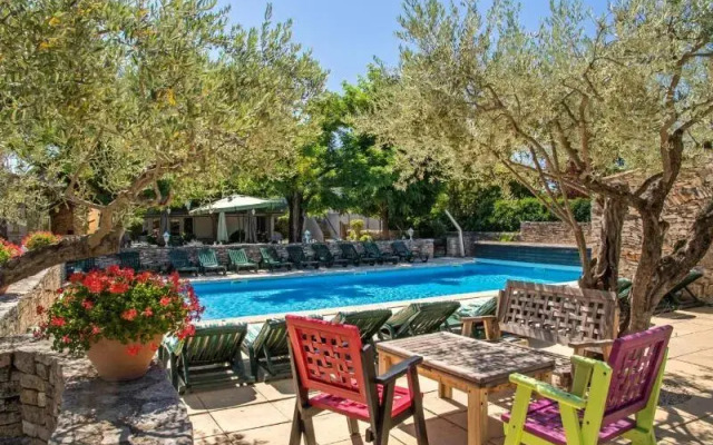 Logis Hotel L'Escarbille