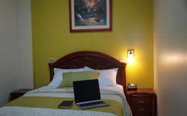 Hotel Perla Verde