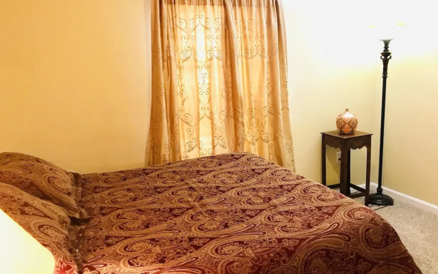 Spacious 3 BR Ranch House W Patio Yard in a Quiet Suburb