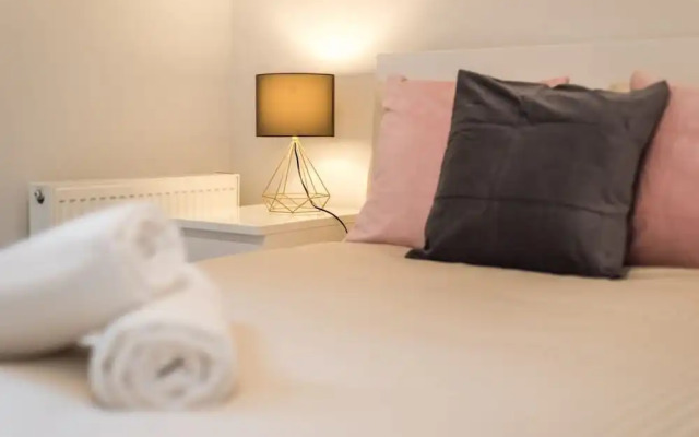 1bed-ground Fl -private Entrance