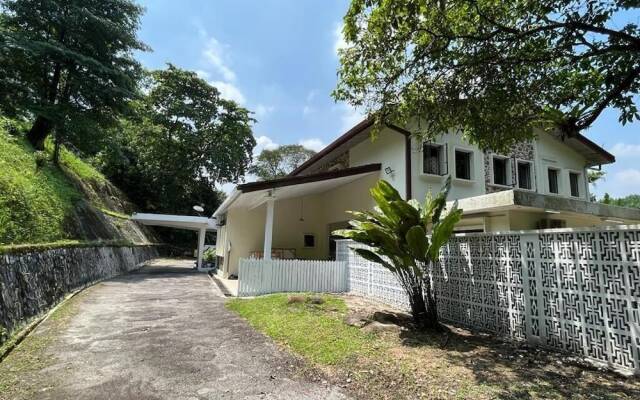 Bukit Tunku Grande Villa by uBook