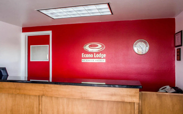 Econo Lodge University