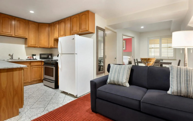 Ramada by Wyndham Oakland Downtown City Center