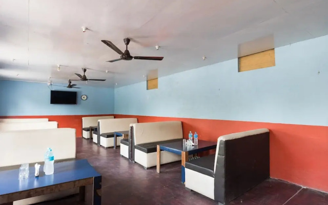 OYO 614 Subham Hotel