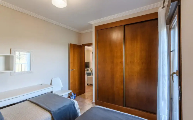 Family Penthouse Near Isla Marina