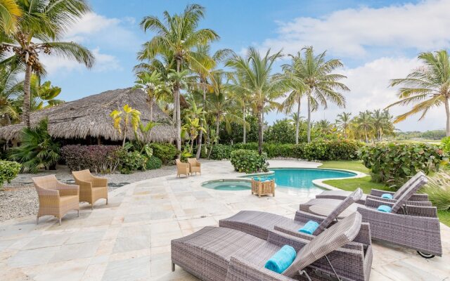 Luxury Villa with Beachfront Eden Roc