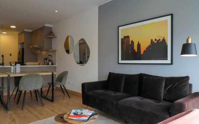 w Modern 2BR With Balcony in Barranco