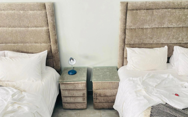 President Guest Lodge