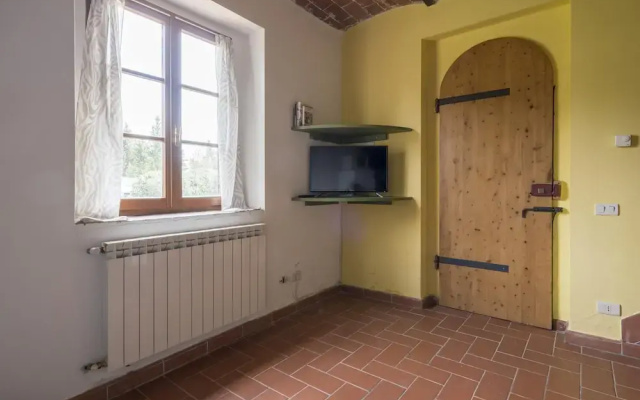 Cozy Farmhouse in Montespertoli With Swimming Pool