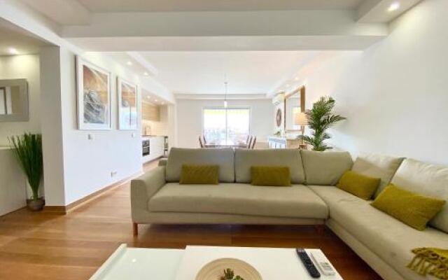 Home Out Marina Apartment