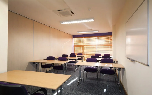 Premier Inn Edinburgh Park - Airport