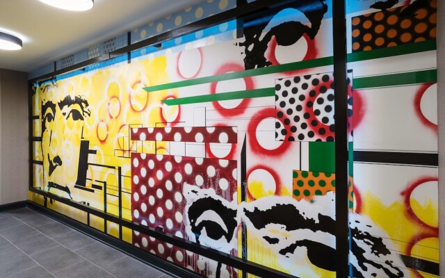 Commonwealth Park Suites Hotel