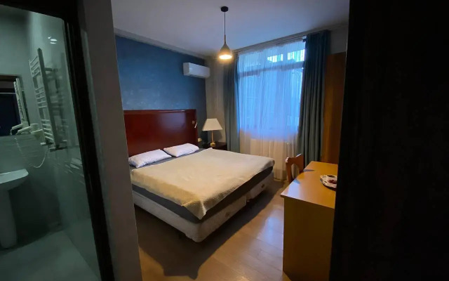 Tbilisi Tales (Тбилиси Тэйлс)