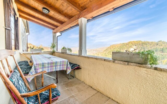 Apartments and Rooms Nela