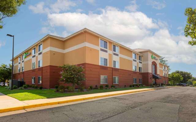 Extended Stay America Suites Washington DC Chantilly Airport