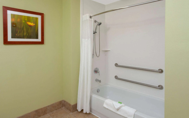 Wyndham Garden Fort Wayne